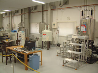合成化学分析実験室の様子02