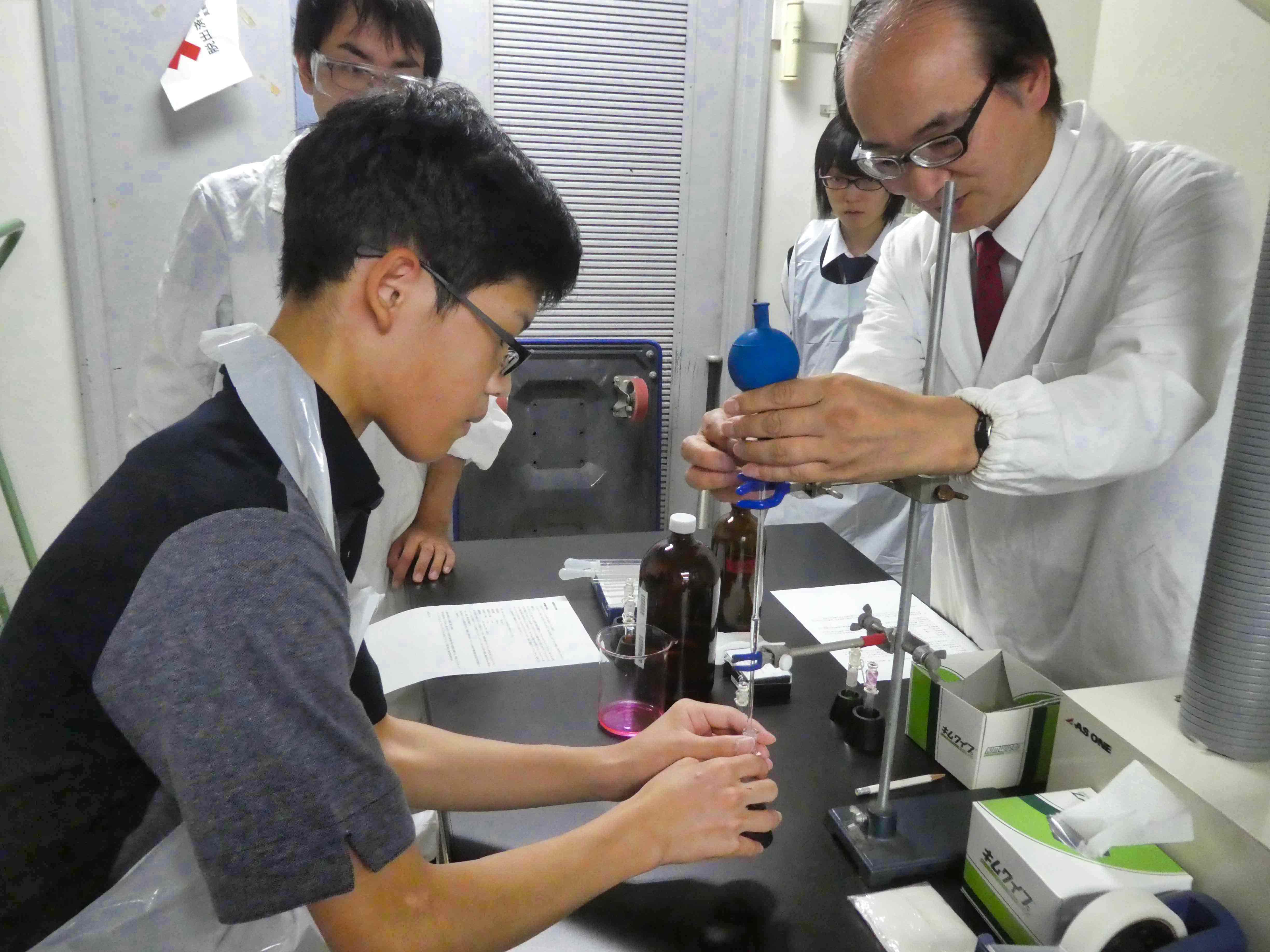 http://www.chem.es.osaka-u.ac.jp/supra/180806-Yume-Experiment-KH03-P1300807%202.jpeg